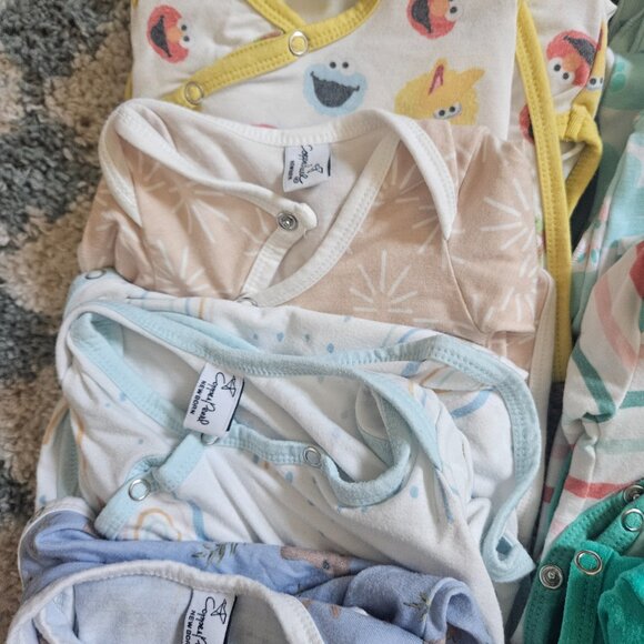 ONE LOT: Newborn Gowns, Copper and Pearl, Bonsie, Mac and Moon - Picture 4 of 9